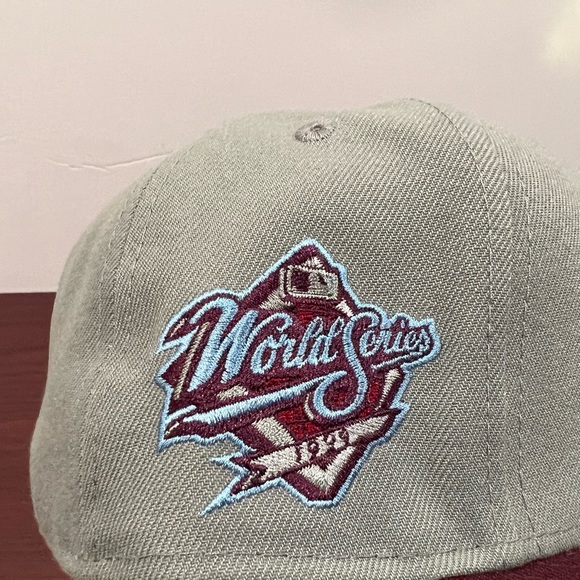 New Era, 59Fifty Fitted Hat, New York Yankees, Grey & Burgundy - Picture 2 of 10